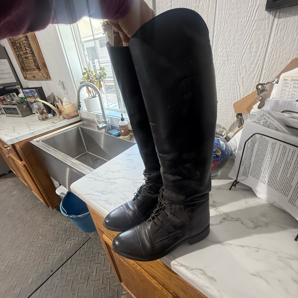 Vintage women’s tall boots
